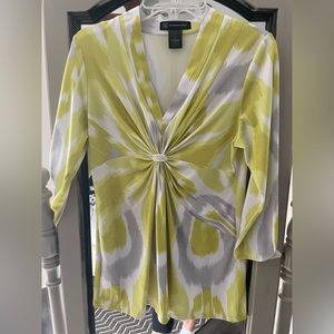 Yellow, gray and white knot front inc top
